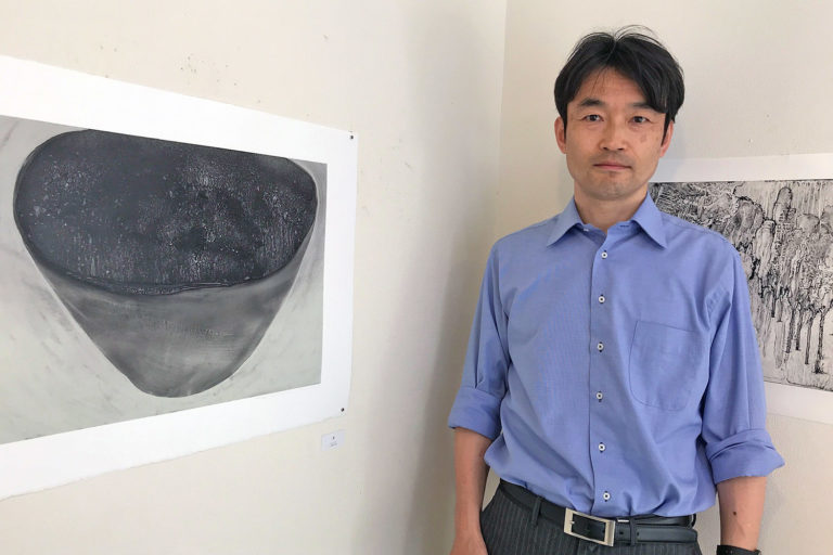 南三陸町出身の版画家、谷村明門さんが東京で個展を開催。