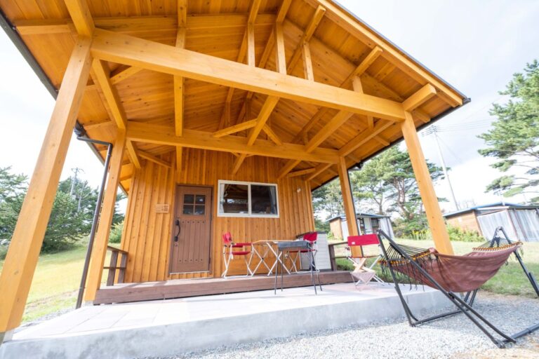冬キャンプも可能に！新ログキャビンやサニタリーハウスなど神割崎キャンプ場新施設オープン！